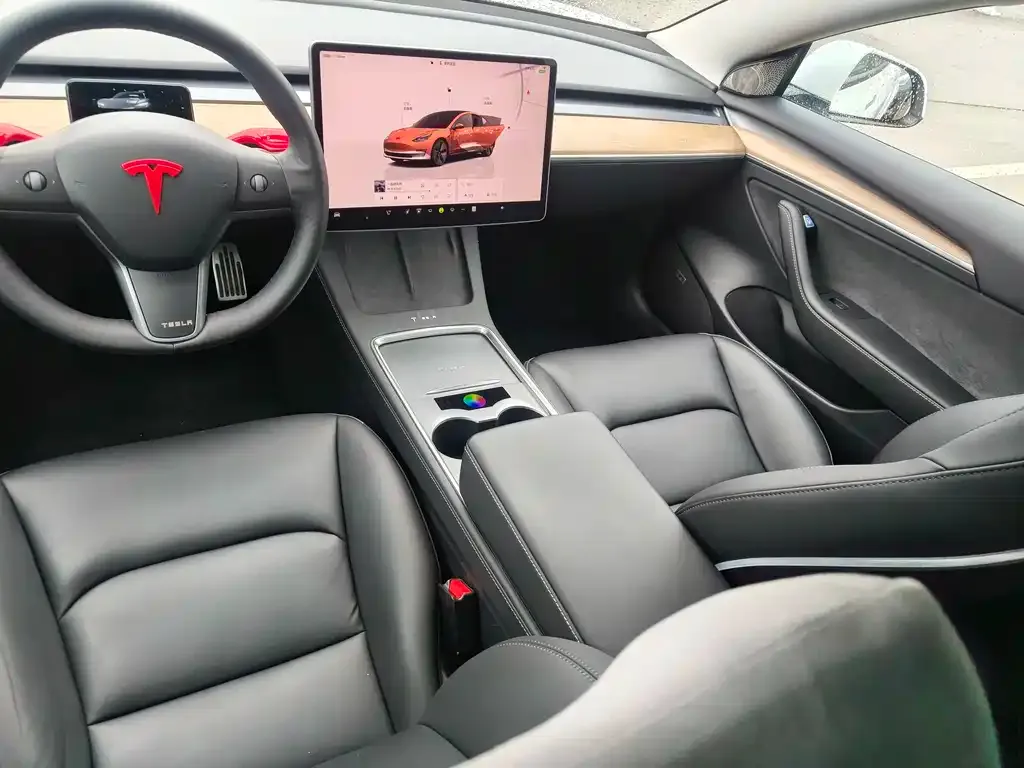 Tesla Model 3 — фото 5