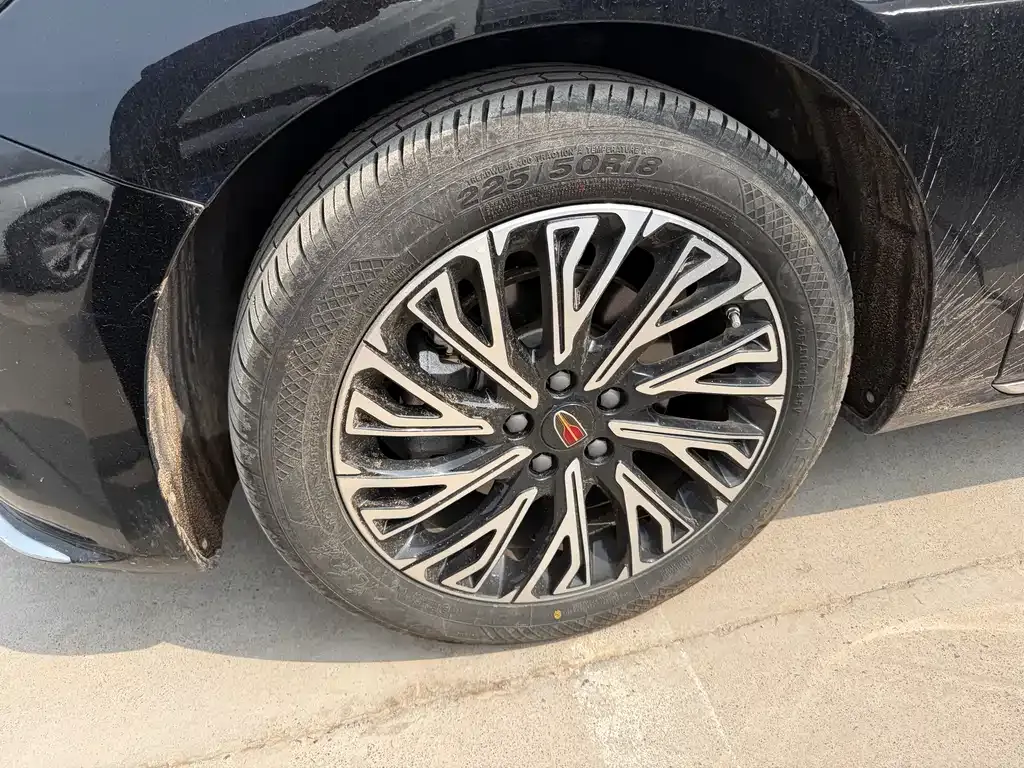 Hongqi H5 — фото 10