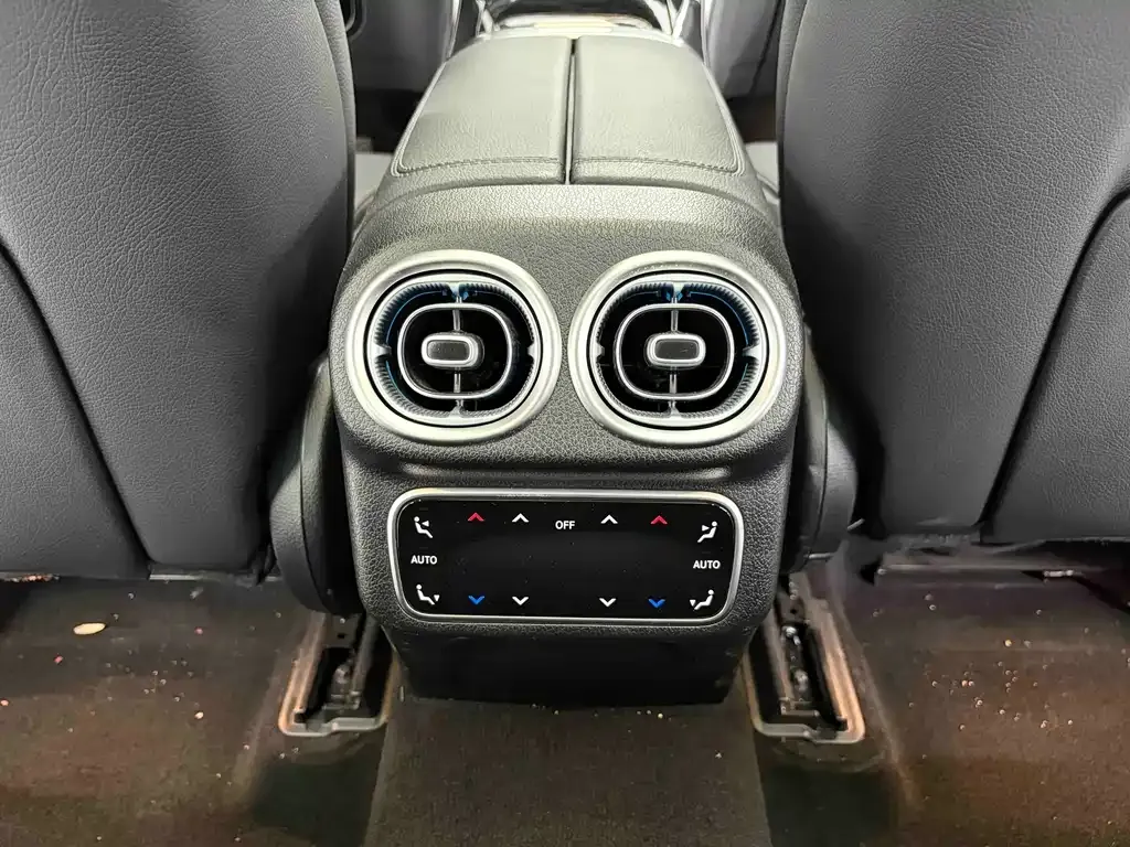 Mercedes-Benz GLC 2024 из CN, фото 3