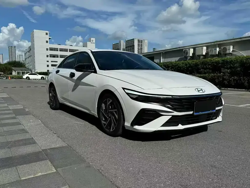 Hyundai Elantra 2023 из CN, фото 7