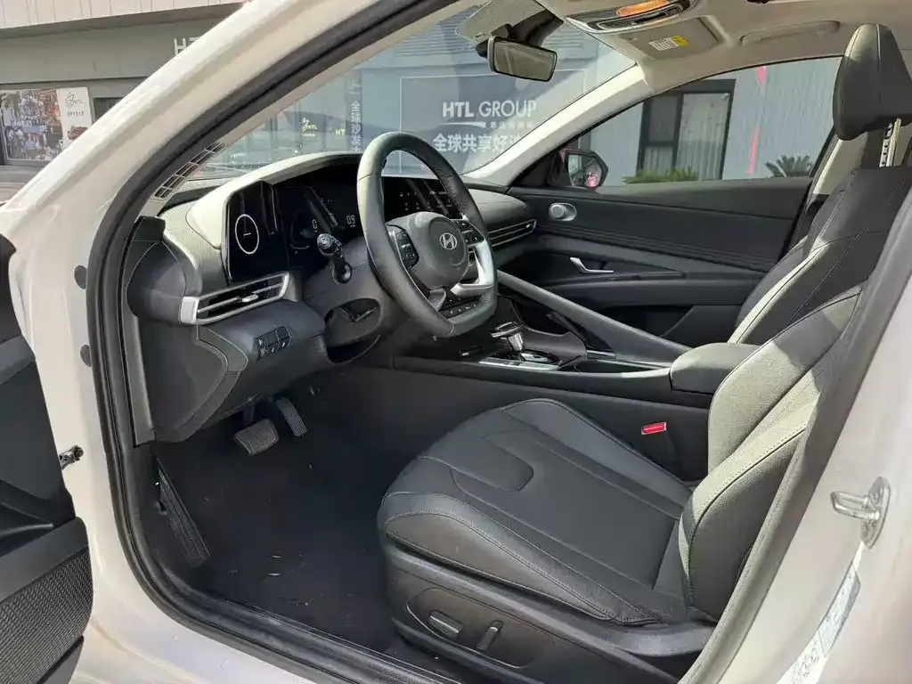 Hyundai Elantra 2023 из CN, фото 4