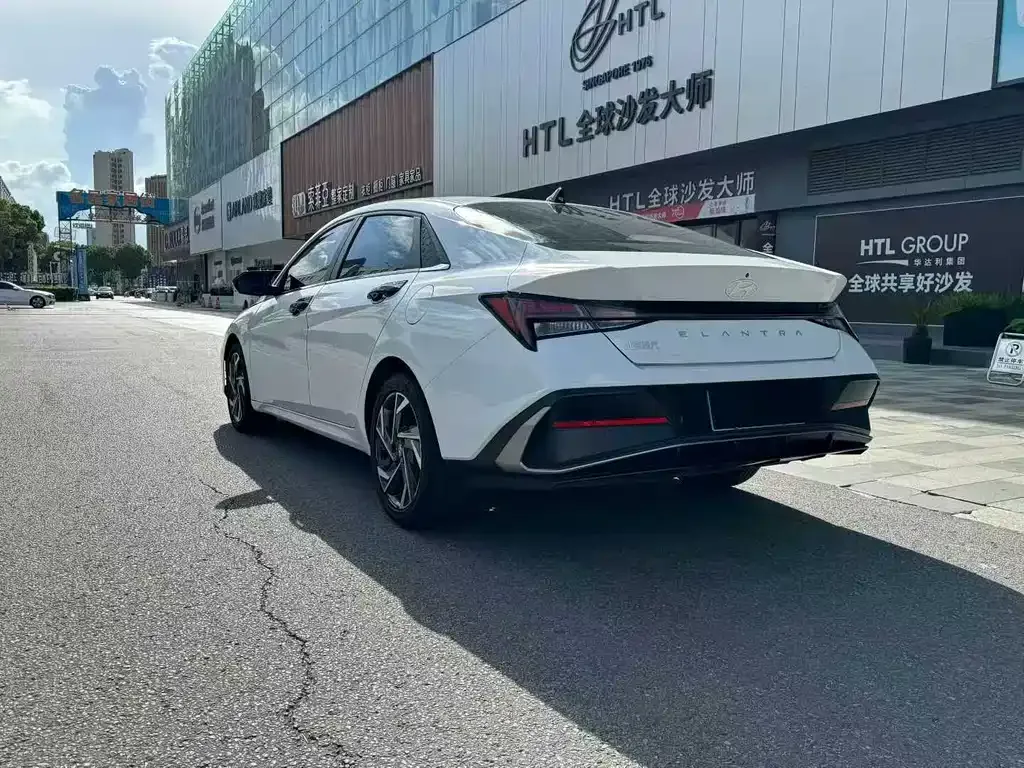 Hyundai Elantra 2023 из CN, фото 9