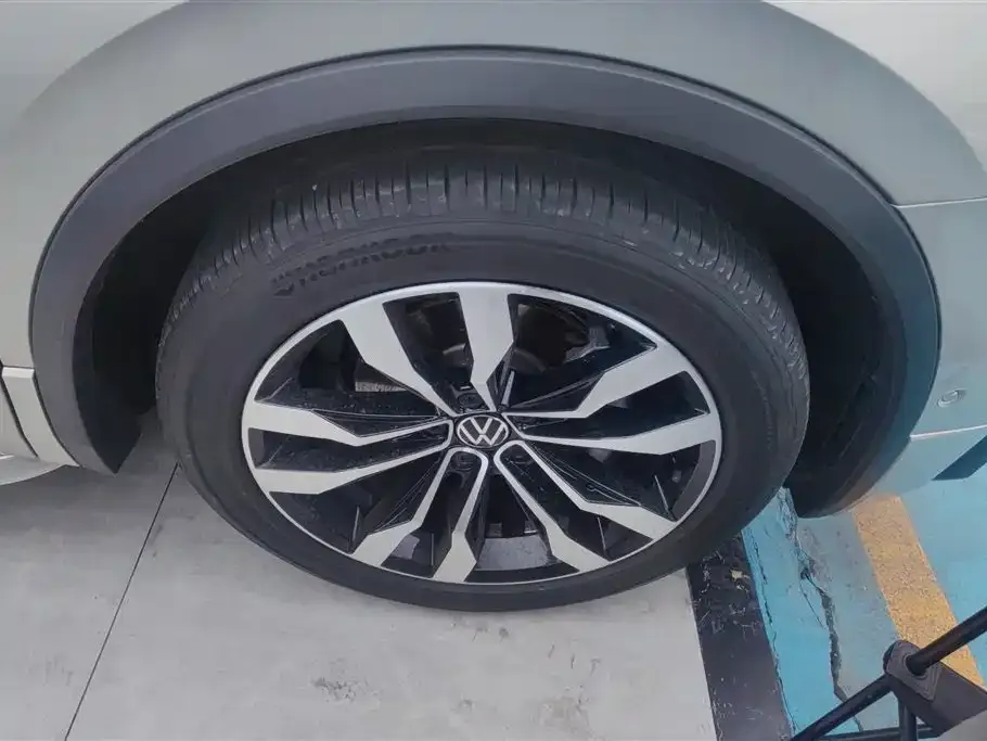 Volkswagen Tiguan L 2021 из CN, фото 3