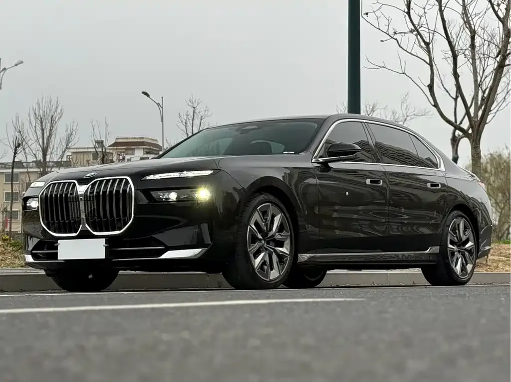 BMW 7 Series — фото 4