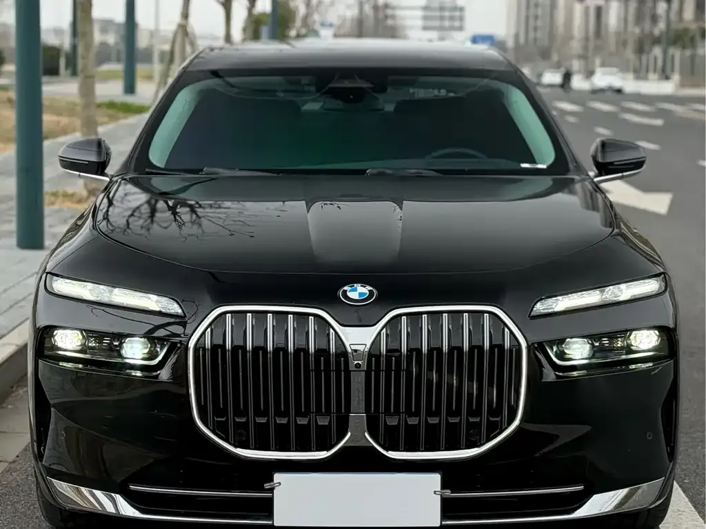 BMW 7 Series — фото 2