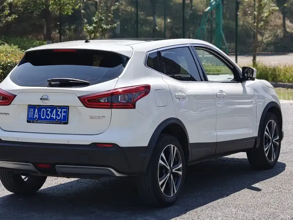 Nissan Qashqai — фото 7