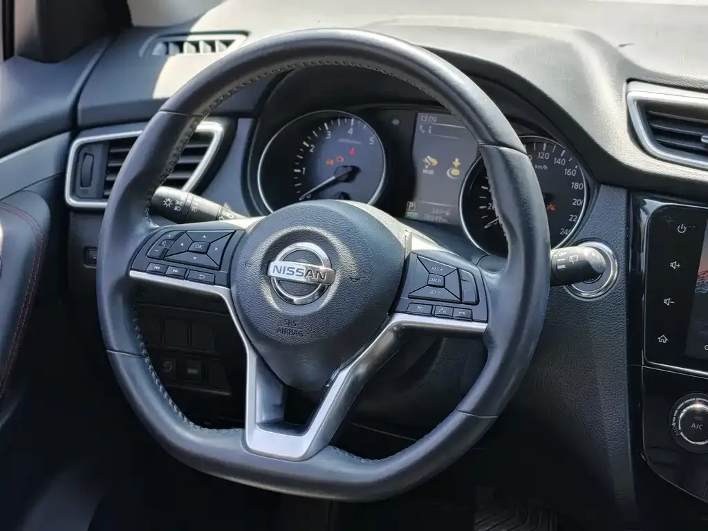 Nissan Qashqai — фото 8
