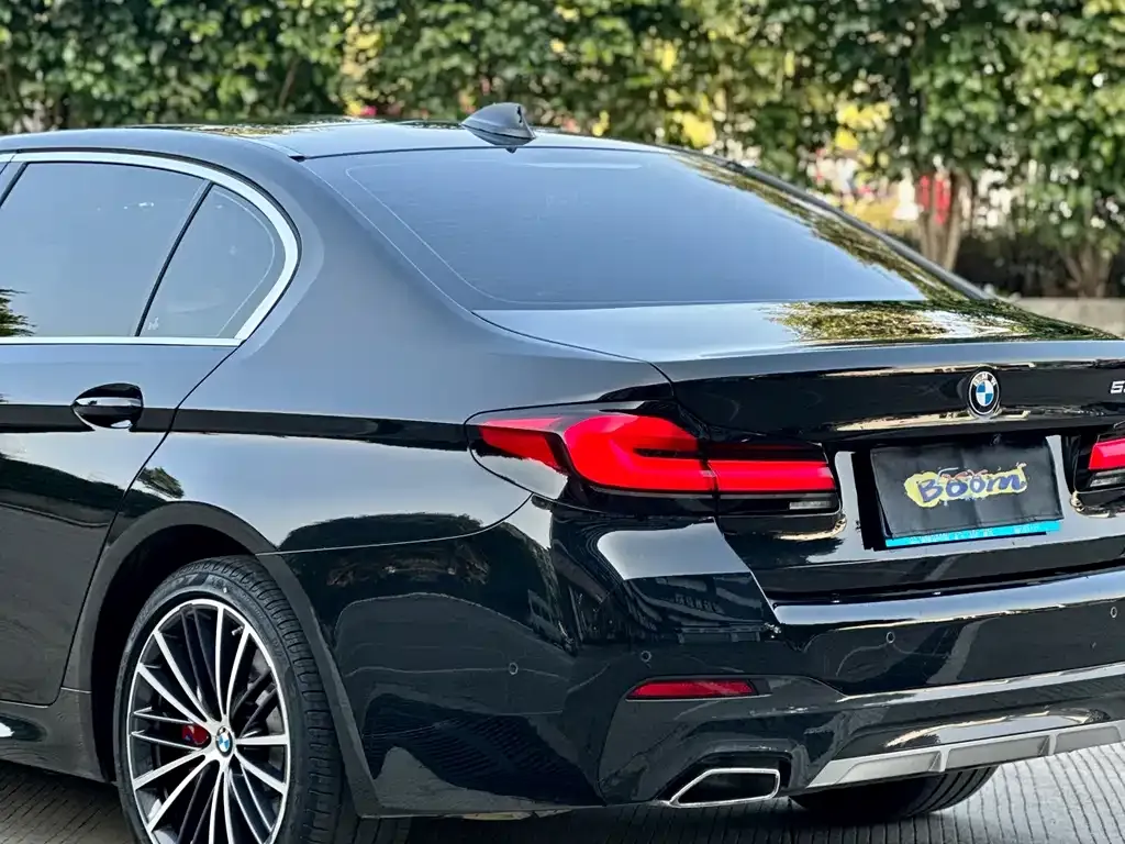 BMW 5 Series — фото 2