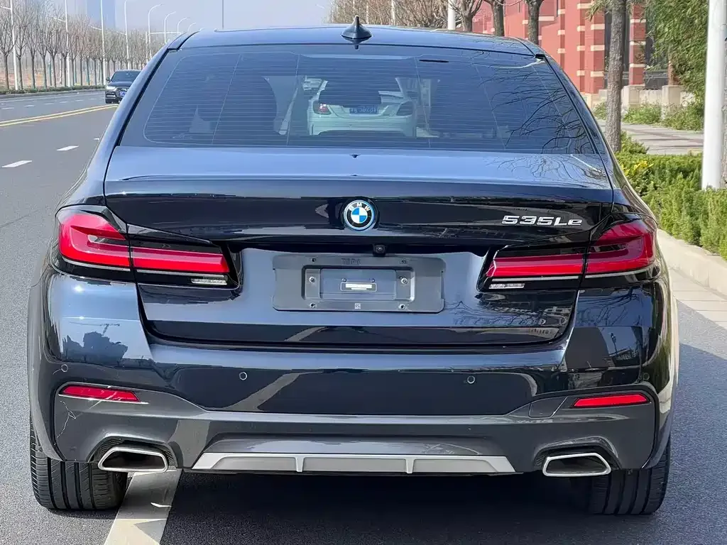 BMW 5 Series New Energy — фото 10