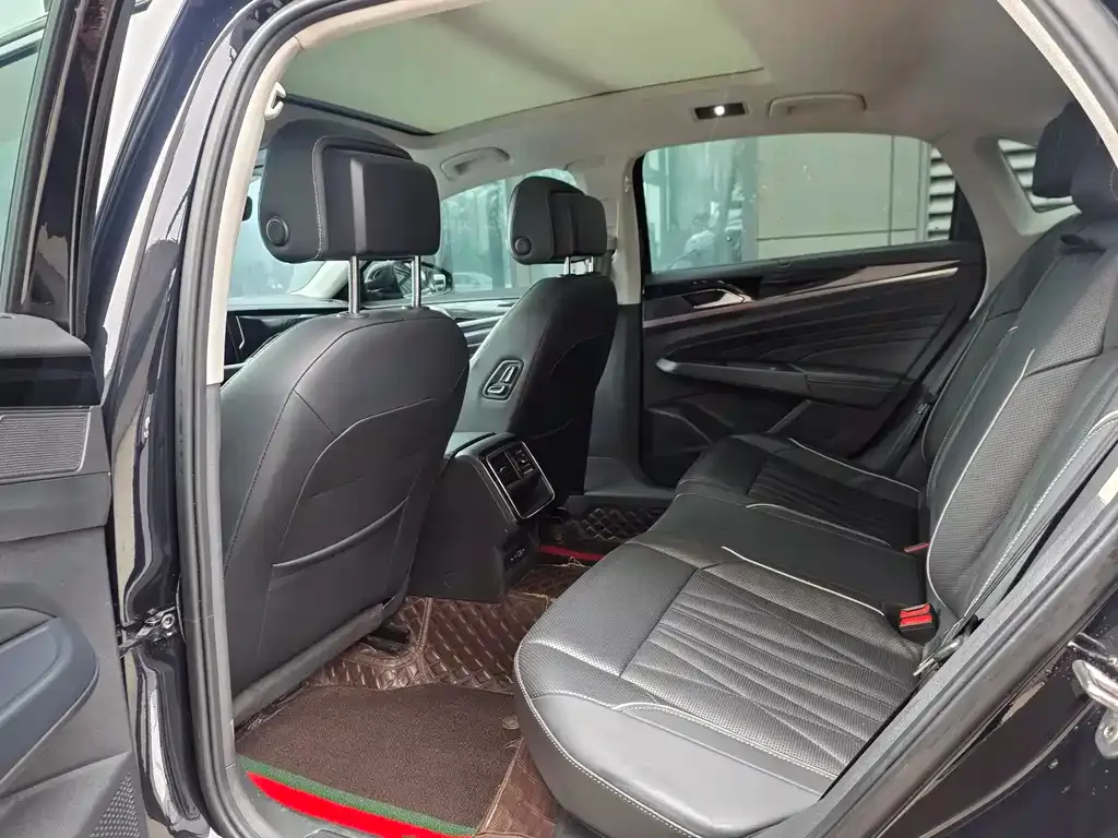 Volkswagen Passat — фото 9