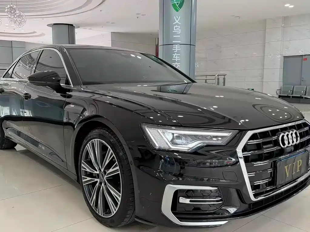 Audi A6L — фото 1
