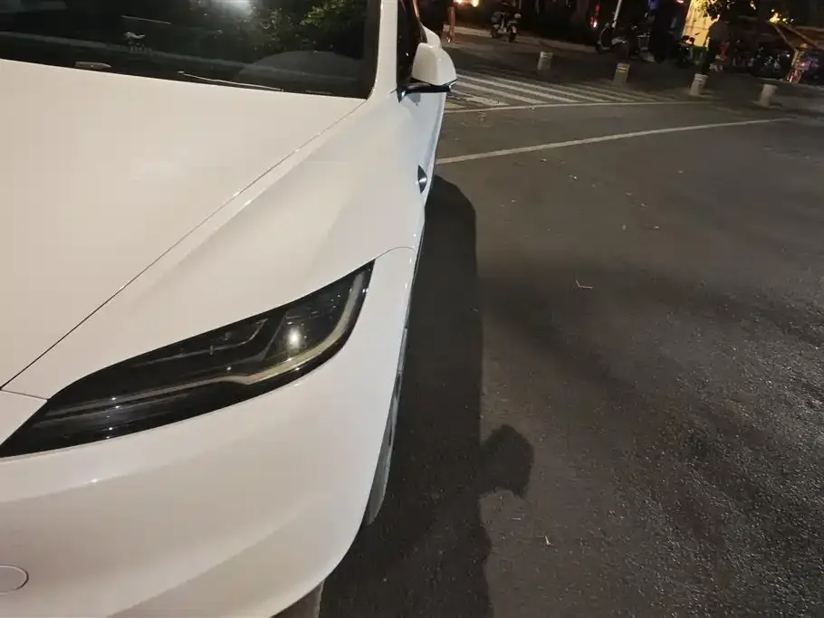 Tesla Model 3 — фото 3
