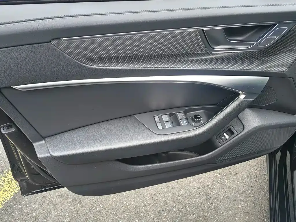 Audi A6L 2022 из CN, фото 5