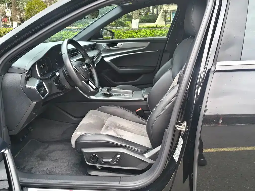 Audi A6L 2022 из CN, фото 6
