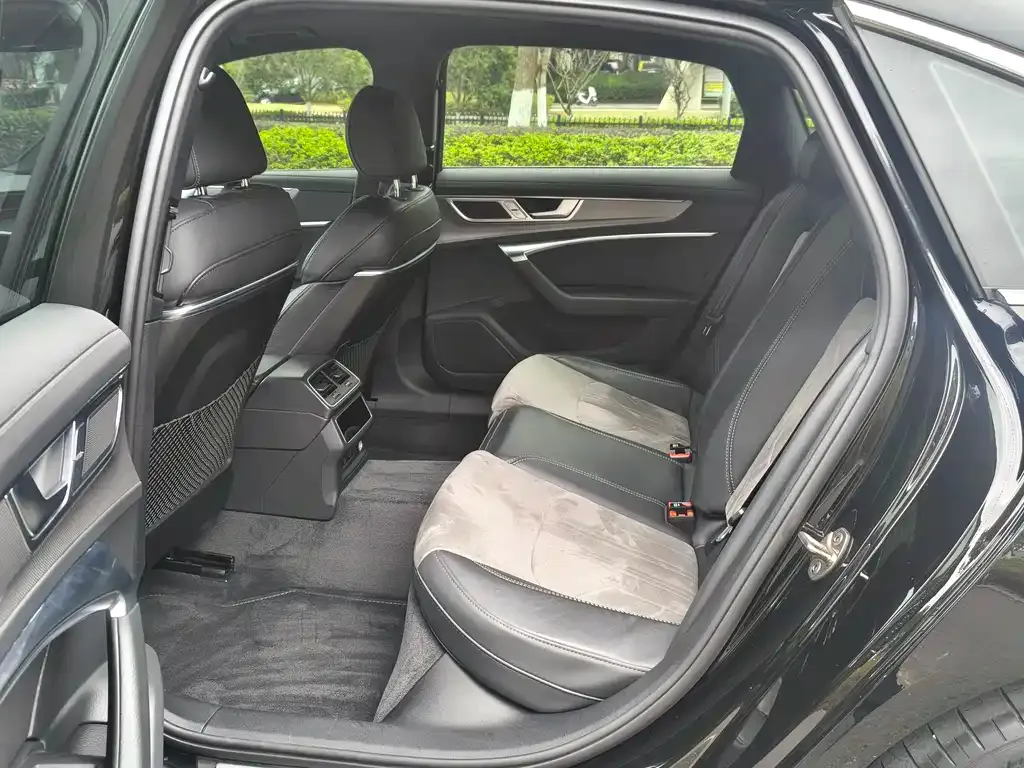 Audi A6L 2022 из CN, фото 8