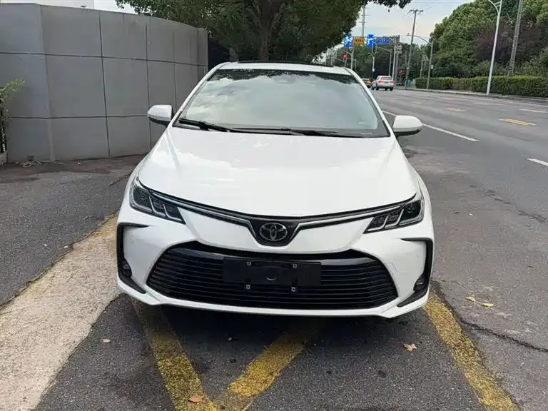 Toyota Corolla 2022 из CN, фото 1