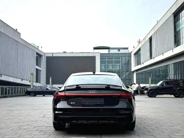 Audi A7 2021 из CN, фото 3