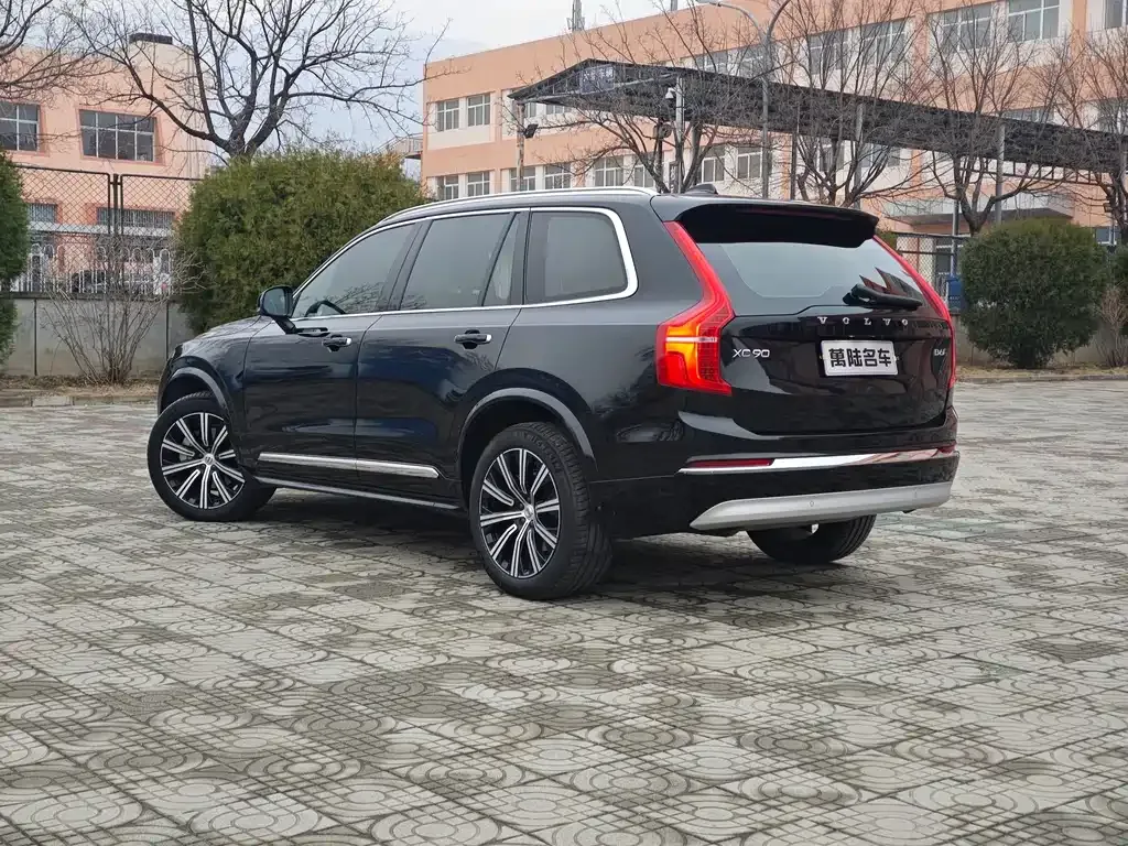 Volvo XC90 — фото 9