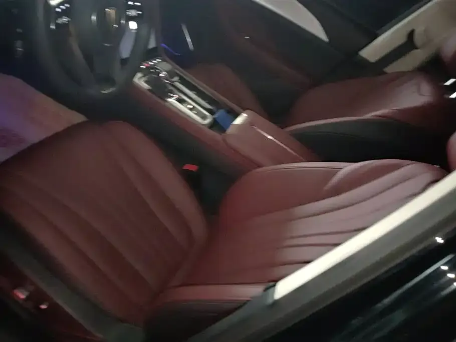 Hongqi H5 — фото 2