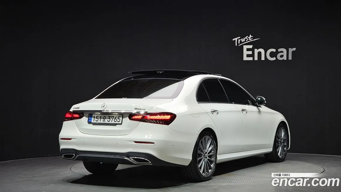 Mercedes-Benz E-Class — фото 2