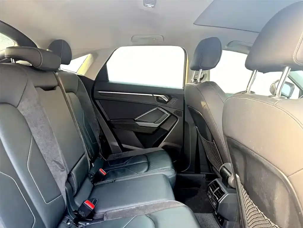 Audi Q3 Sportback 2023 из CN, фото 2