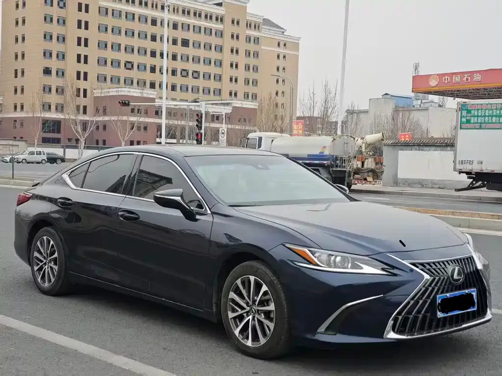 Lexus ES — фото 3