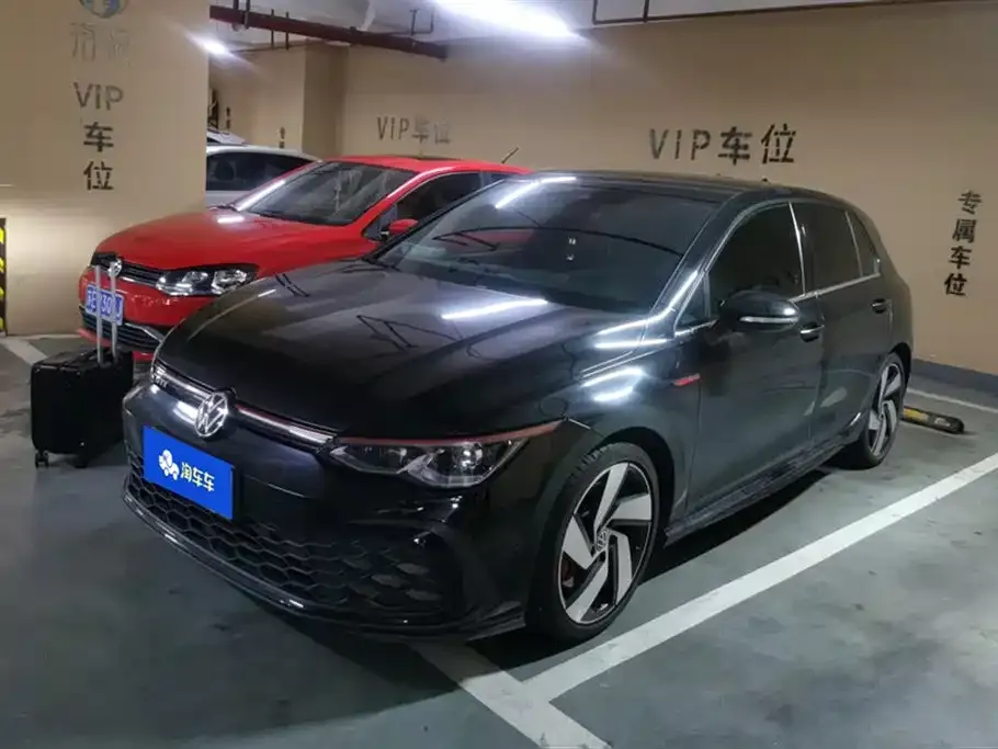 Volkswagen Golf GTI — фото 1