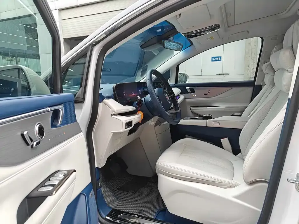 Buick GL8 Hybrid 2025 из CN, фото 3