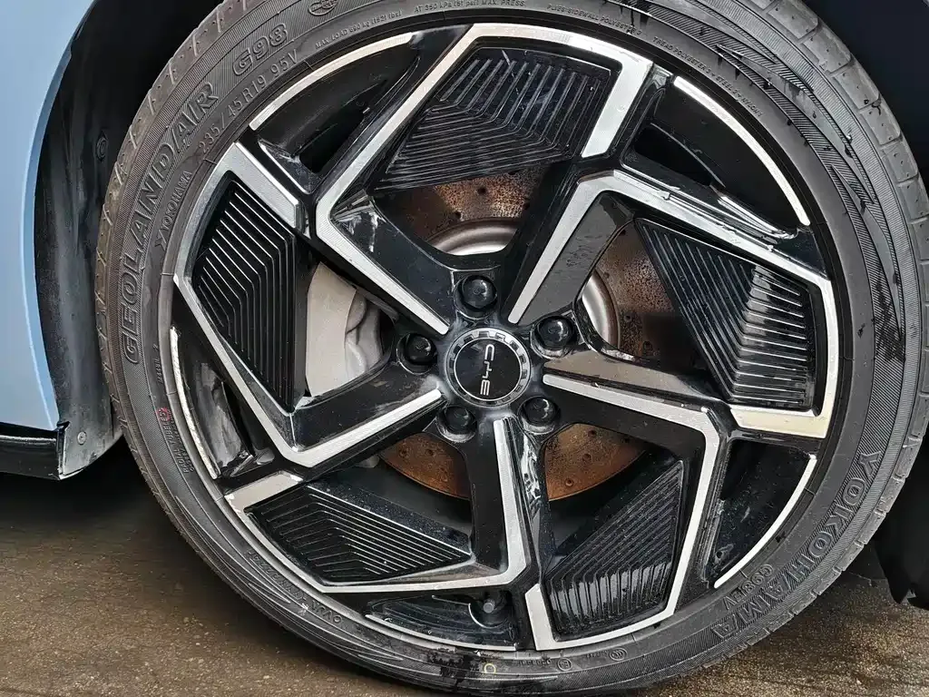 BYD Seal — фото 7