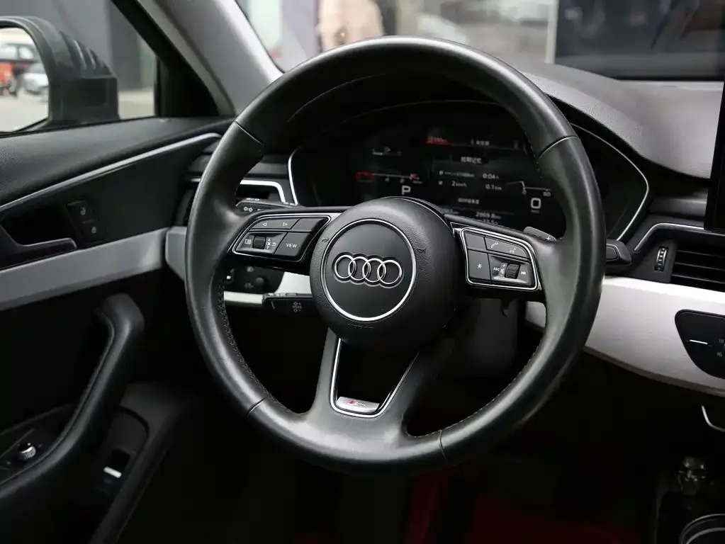 Audi A4L — фото 2