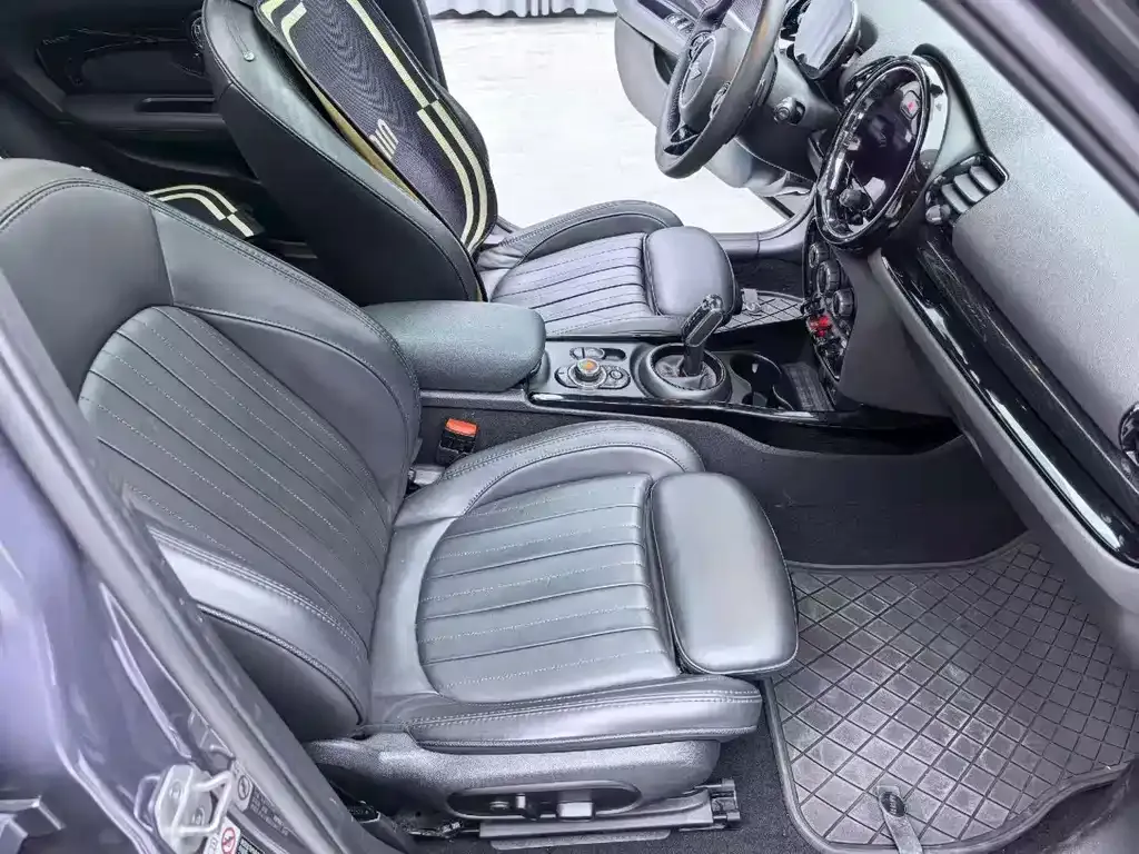 MINI Clubman — фото 4