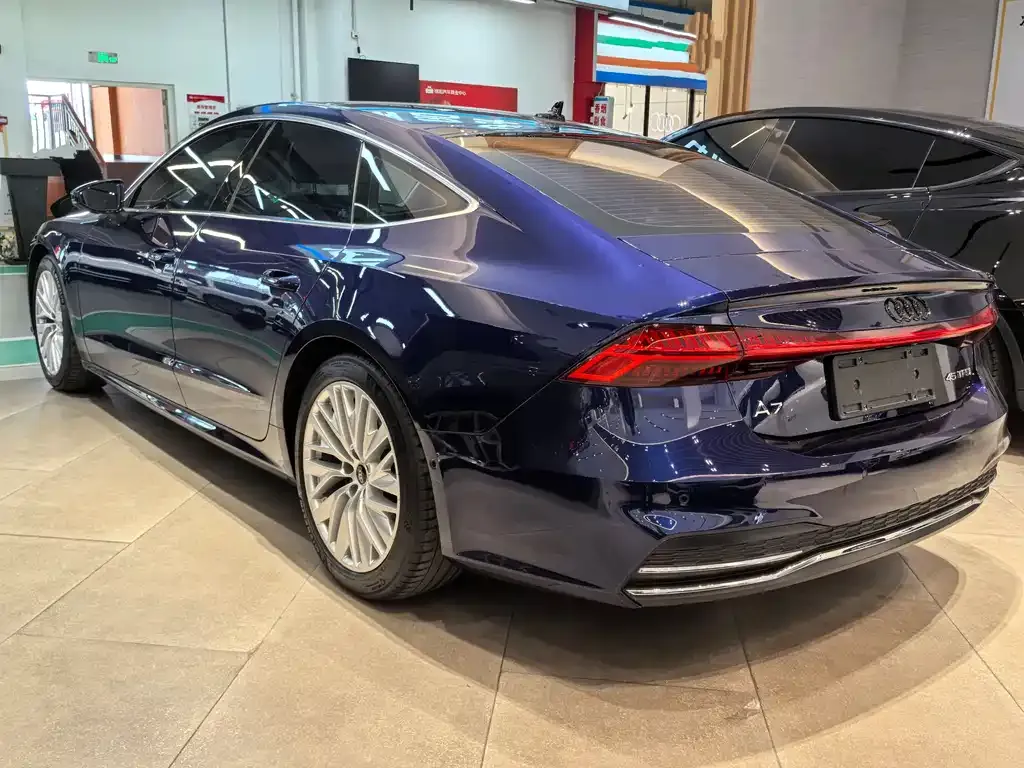 Audi A7 — фото 10