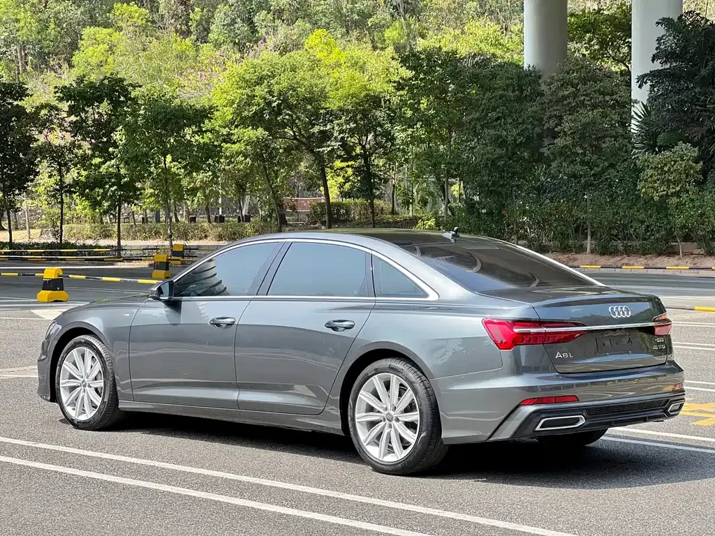 Audi A6L — фото 8