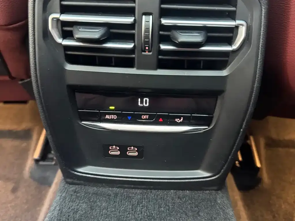 BMW 3 Series 2022 из CN, фото 8