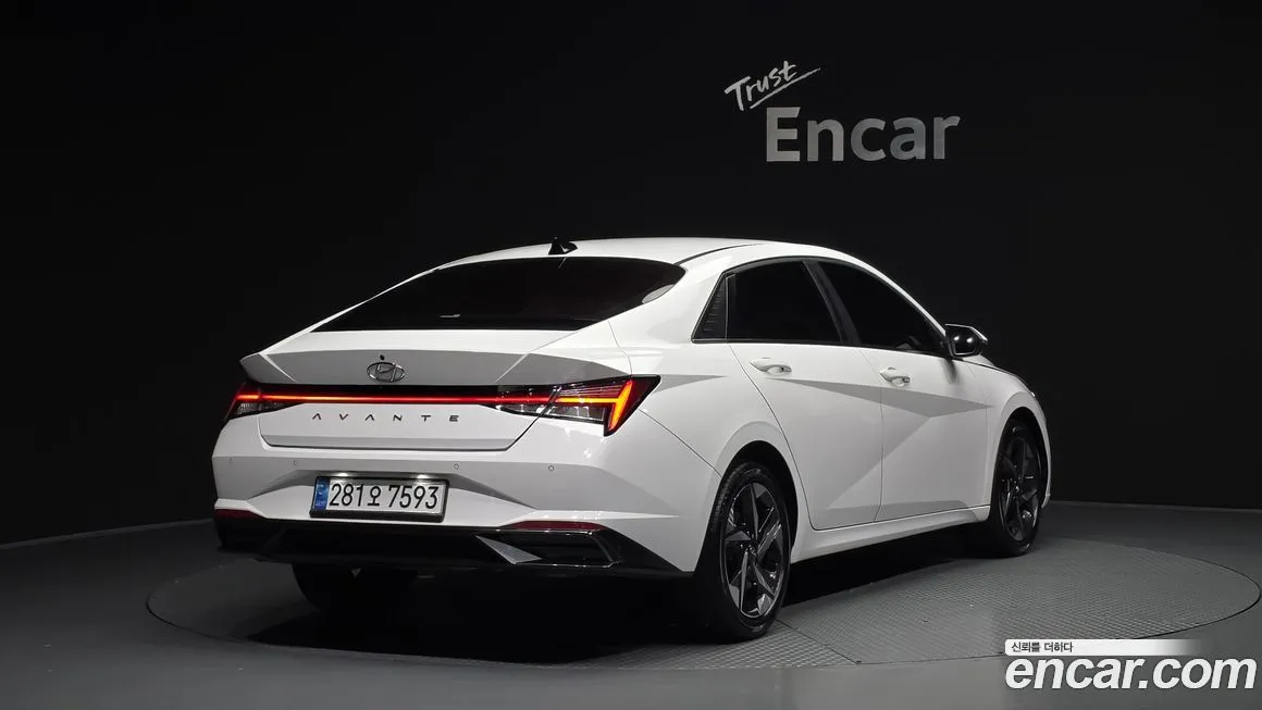 Hyundai AVANTE — фото 3