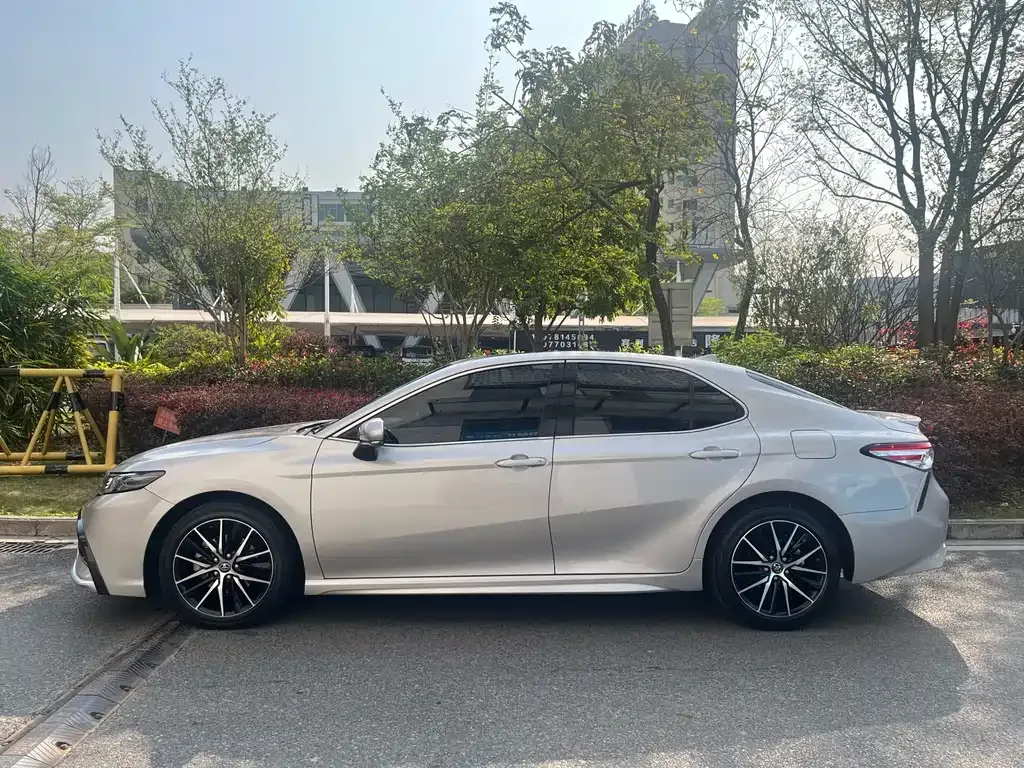 Toyota Camry 2022 из CN, фото 4