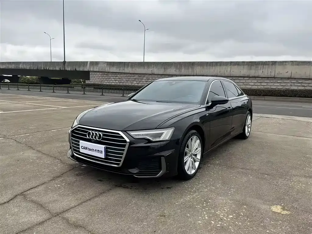 Audi A6L — фото 1