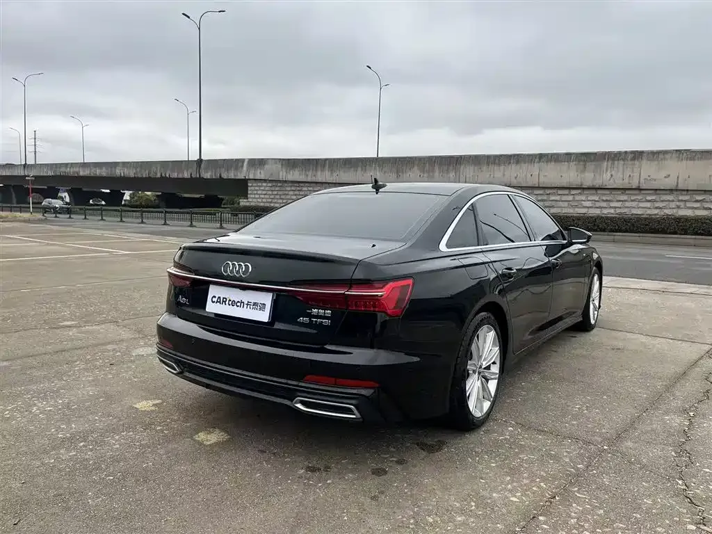 Audi A6L — фото 10