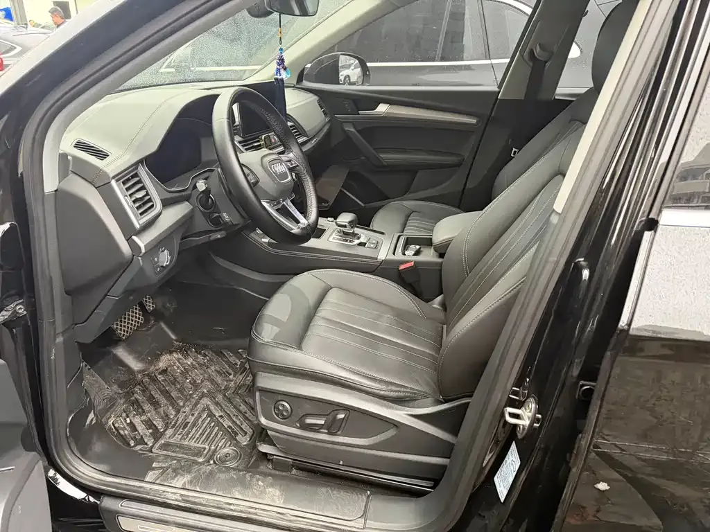 Audi Q5L 2022 из CN, фото 2