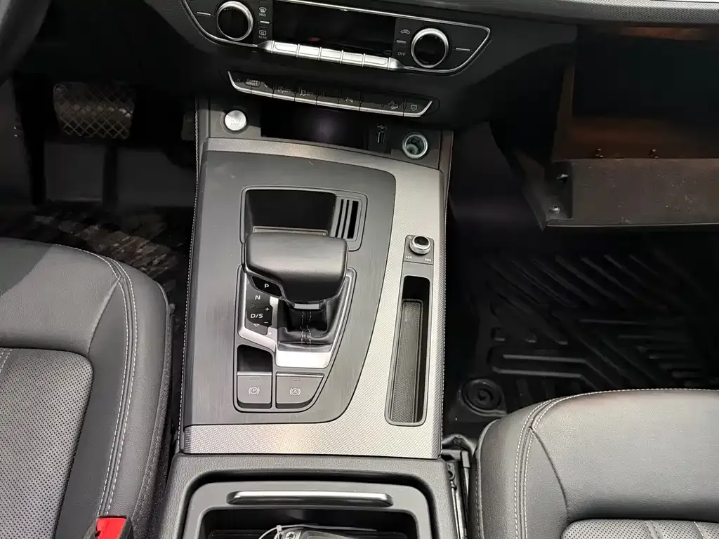 Audi Q5L 2022 из CN, фото 5