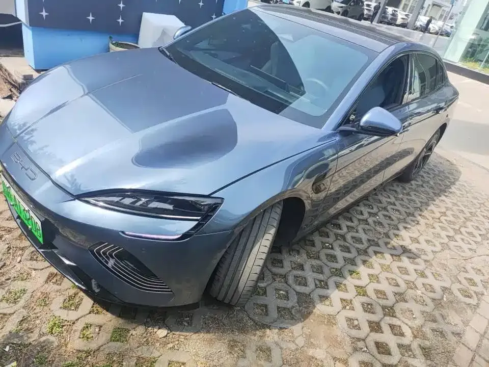 BYD Seal — фото 1