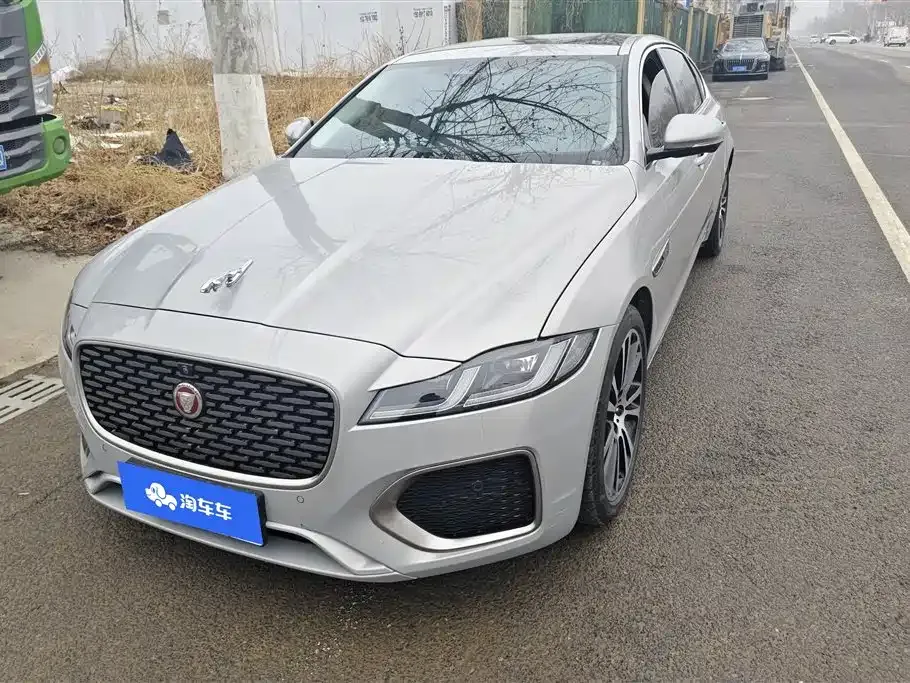Jaguar XFL — фото 1
