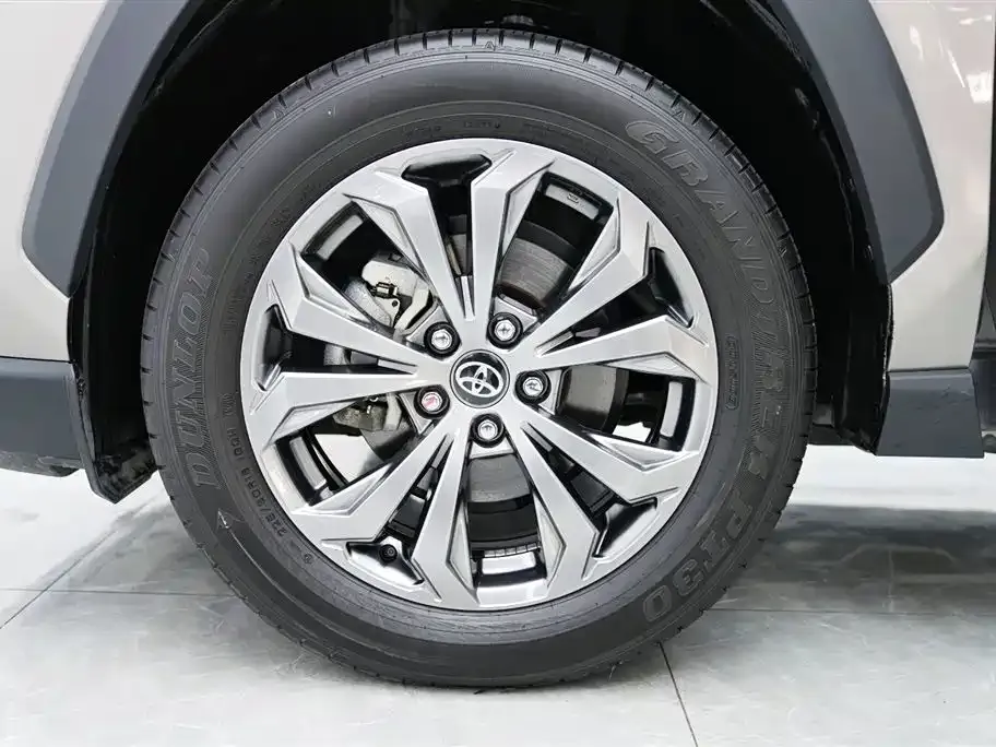 Toyota RAV4 2023 из CN, фото 10