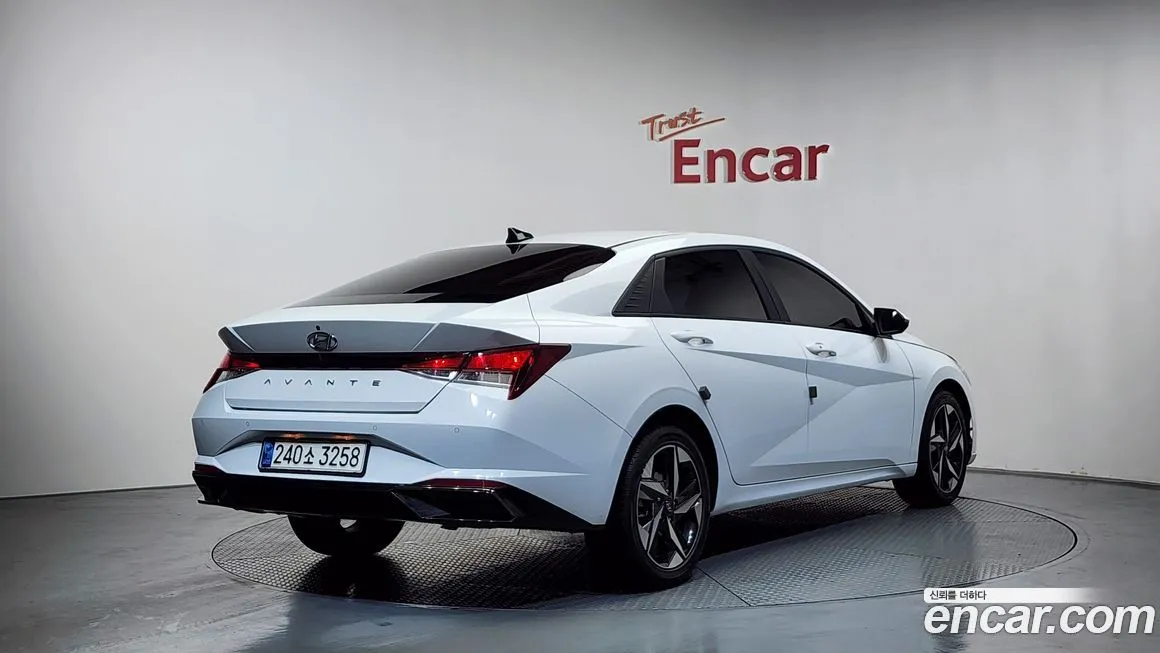 Hyundai AVANTE — фото 3