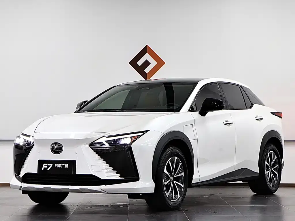 Lexus RZ — фото 1