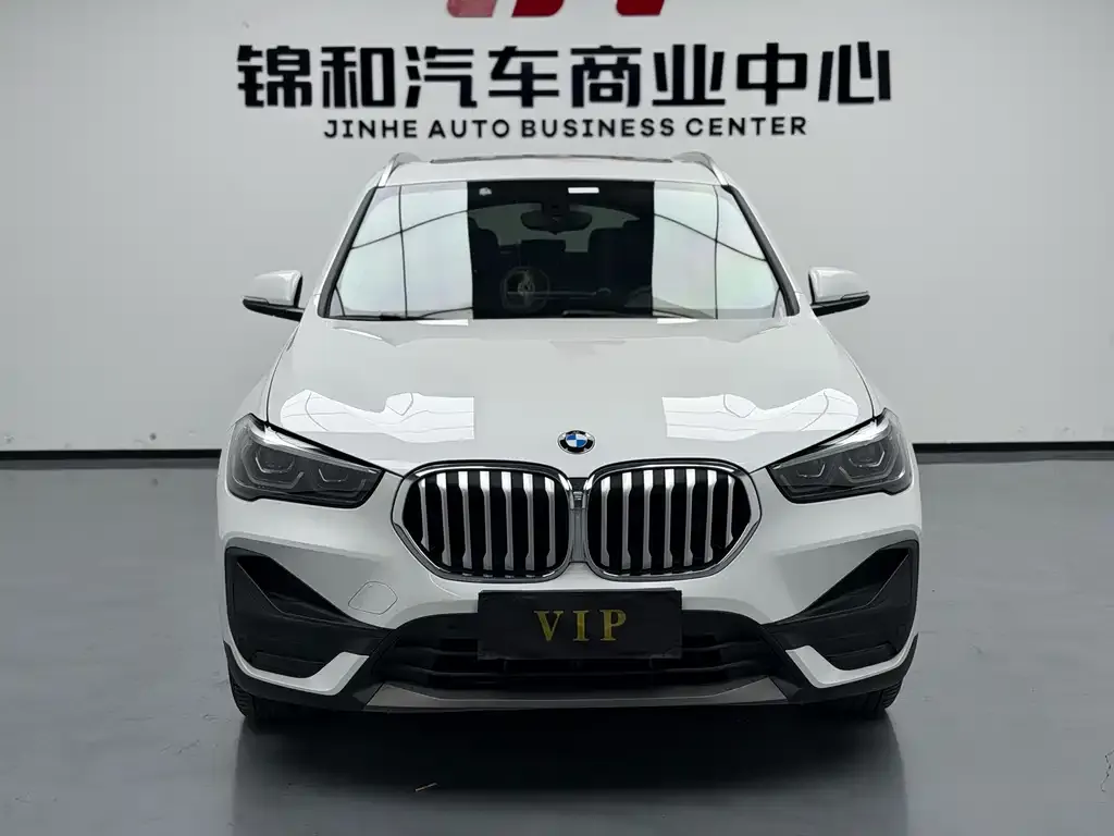 BMW X1 — фото 5