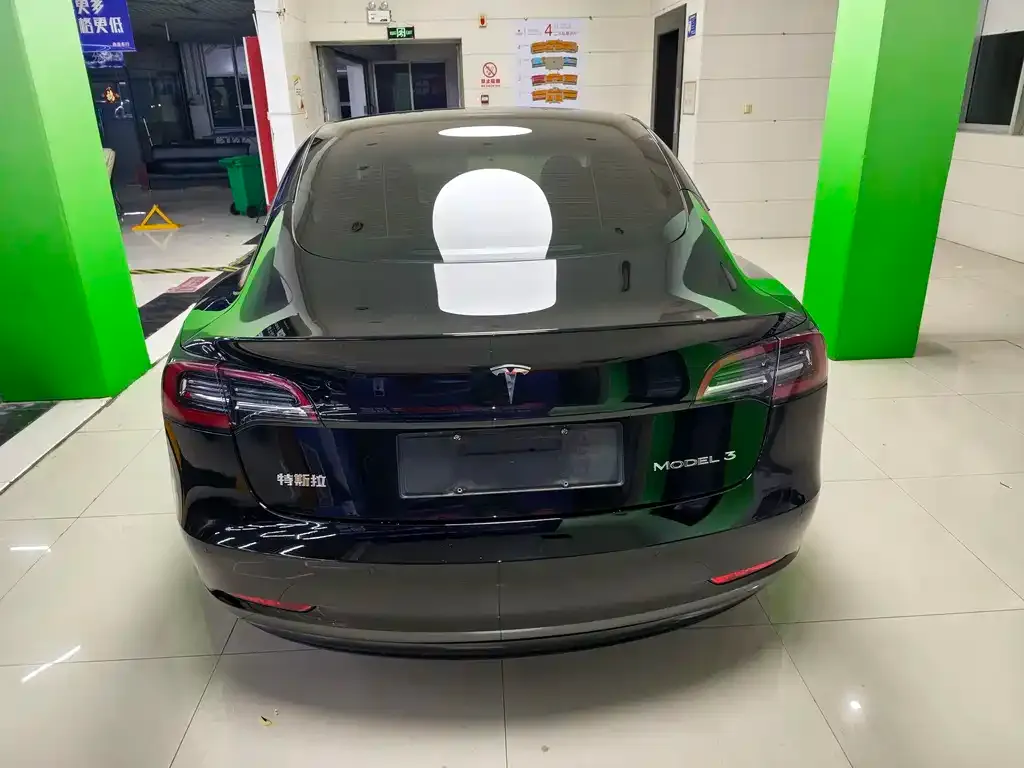 Tesla Model 3 — фото 2