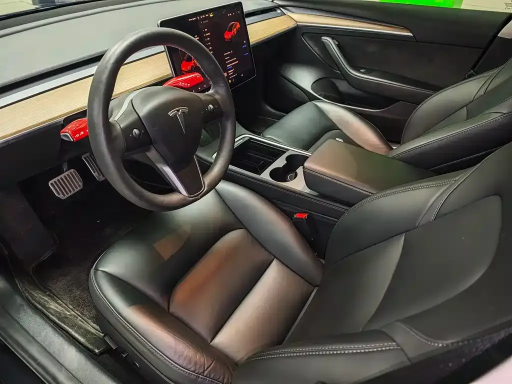 Tesla Model 3 — фото 3