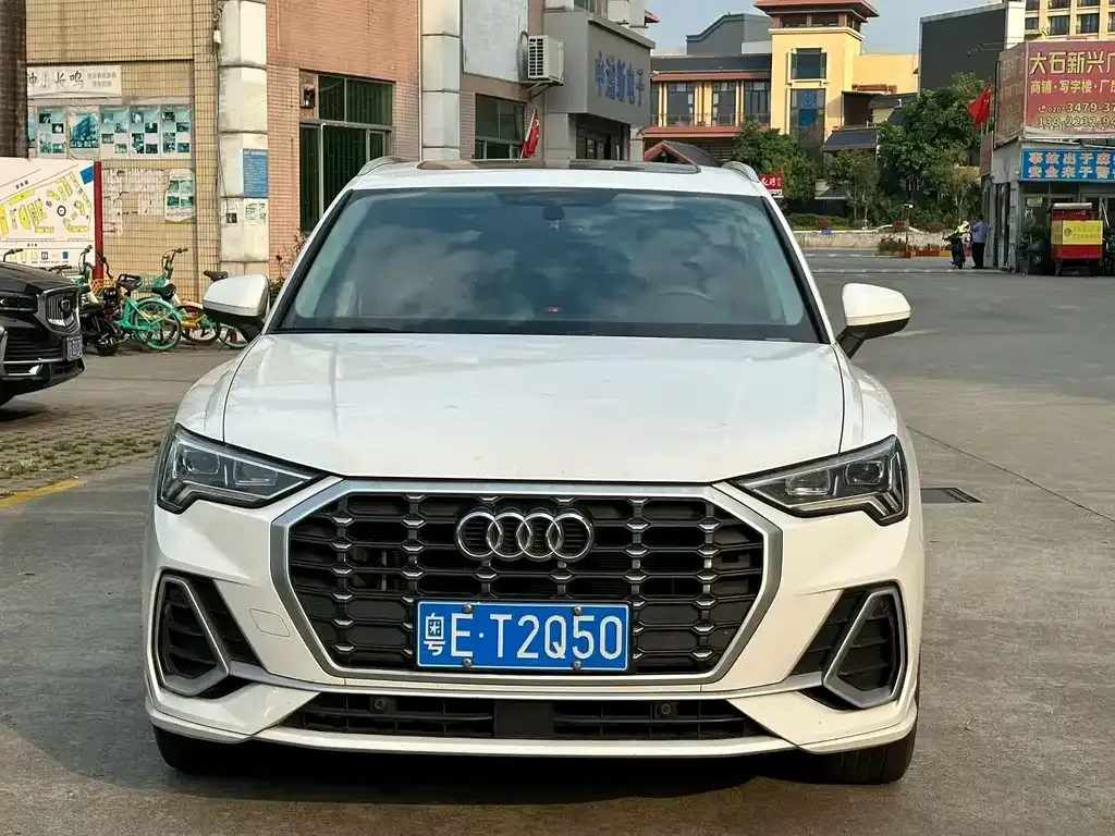 Audi Q3 — фото 1