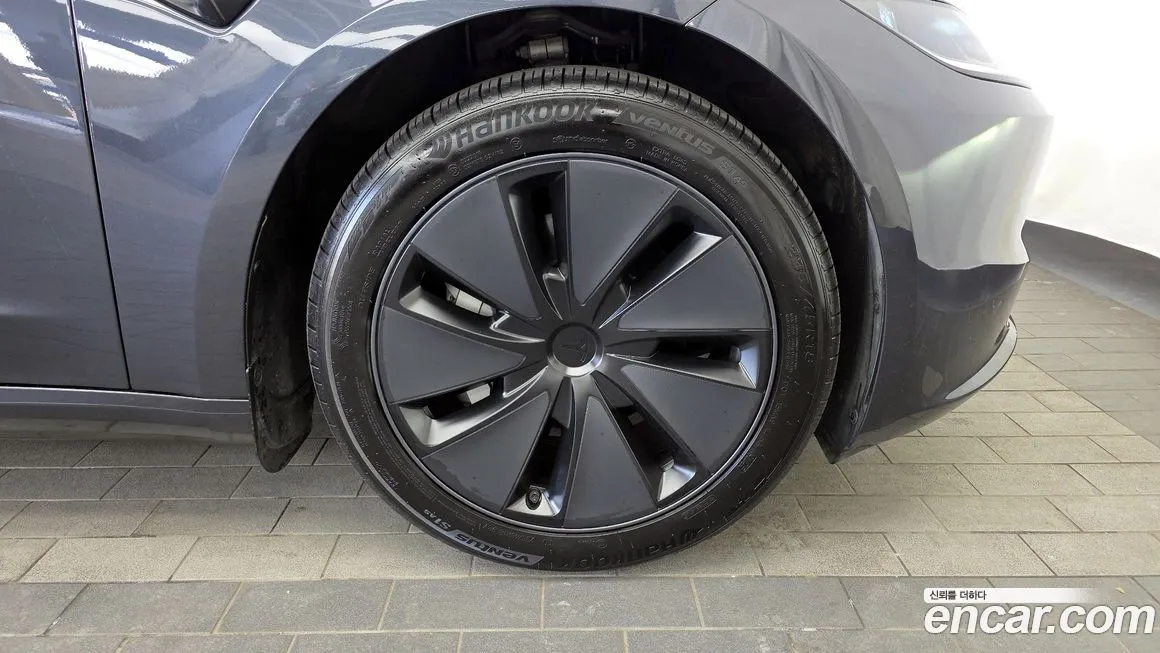 Tesla Model 3 — фото 10